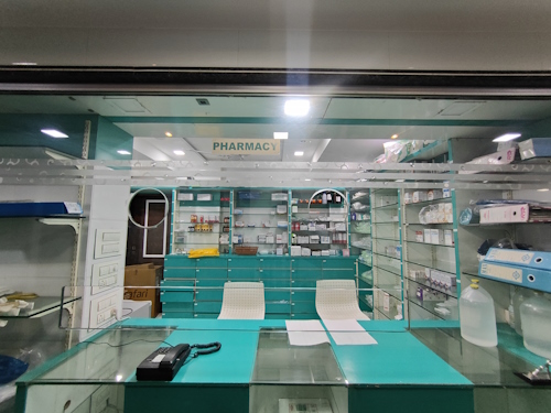 In-hospital medical store providing emergency medicines at Minaai Hospital, Mira Bhayandar.